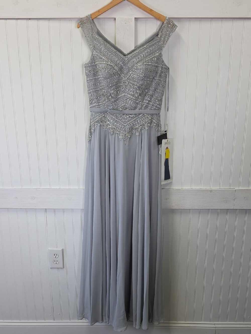 MGNY NWT Silver Intricate Beaded Off Shoulder Maxi Gown Dress Size 6 #72134